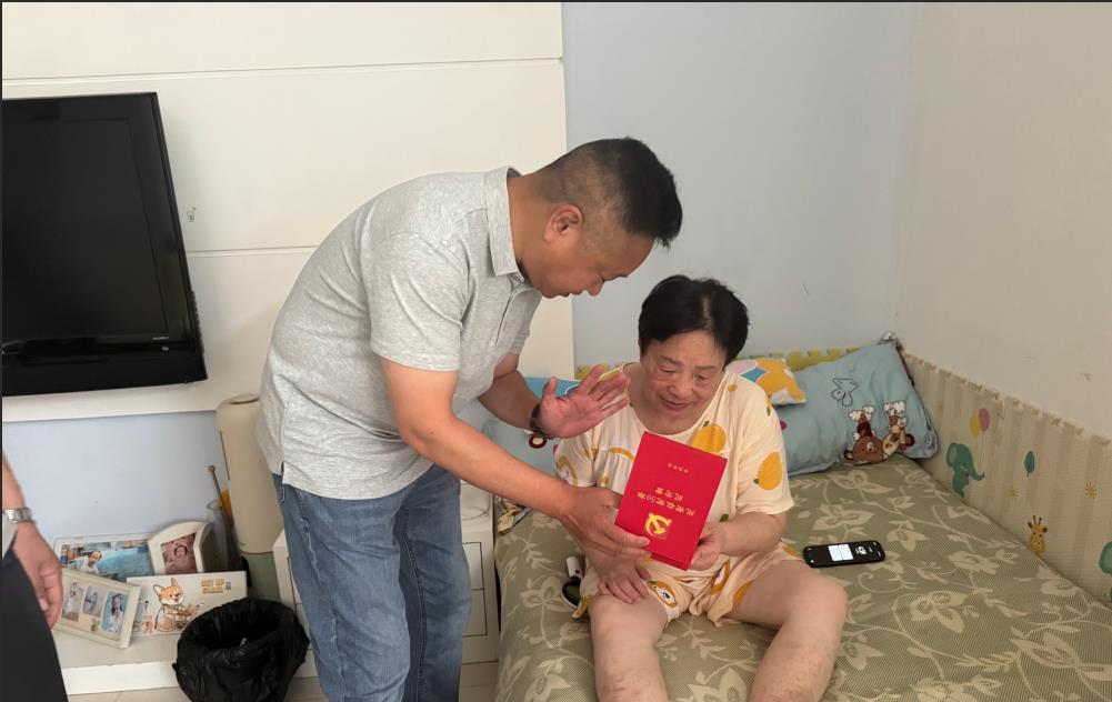 薪火传医心 荣光敬先辈  